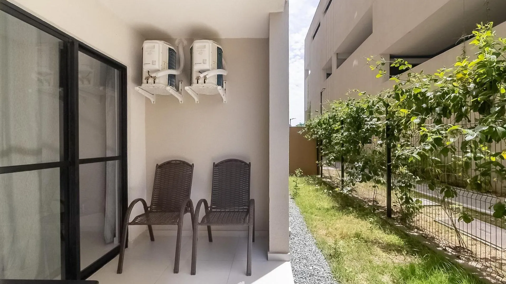 Mcb - Apartamentos Com Piscina Prox. Da Praia Picarras Brazil