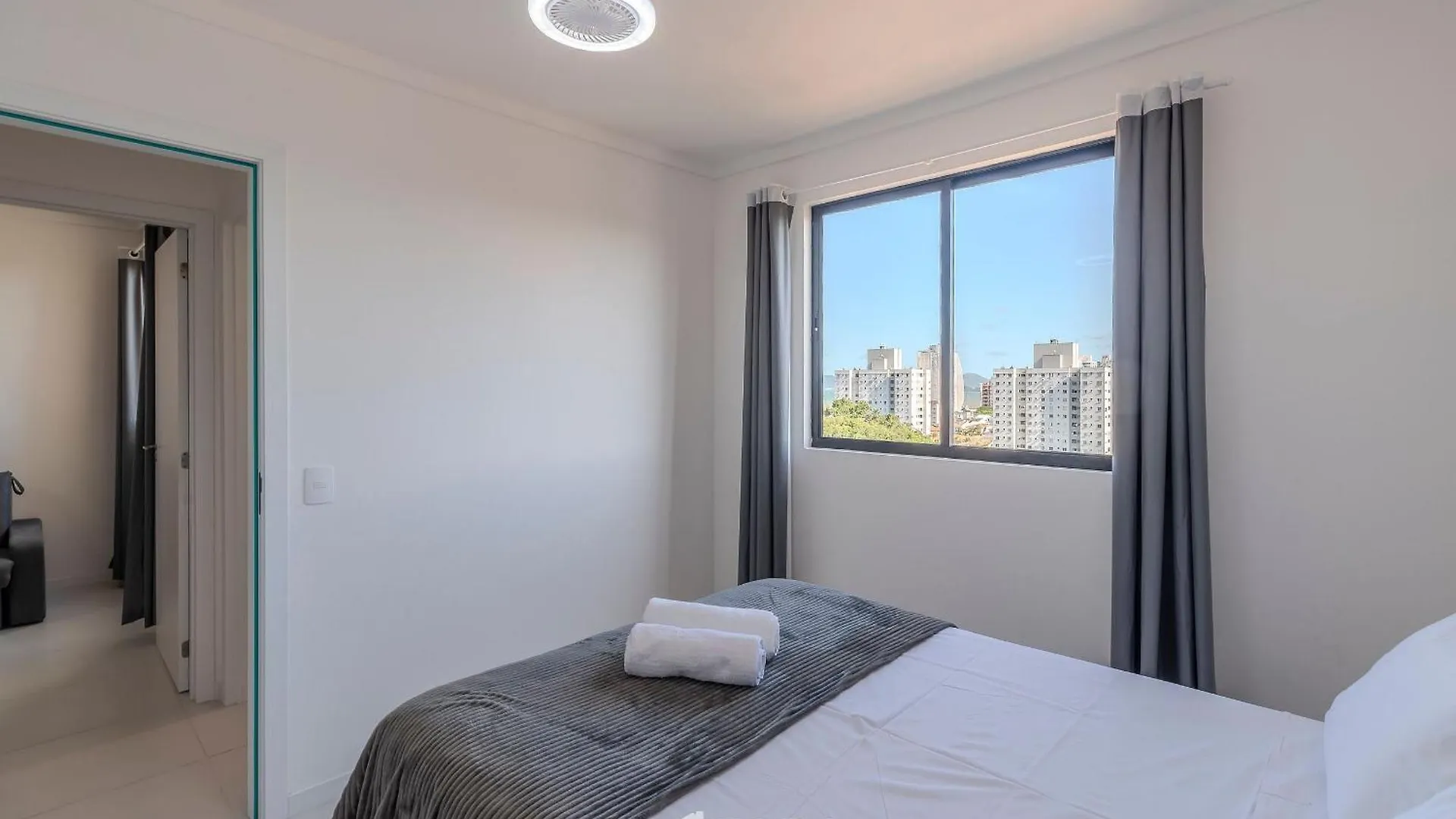 Mcb - Apartamentos Com Piscina Prox. Da Praia Picarras 0*,