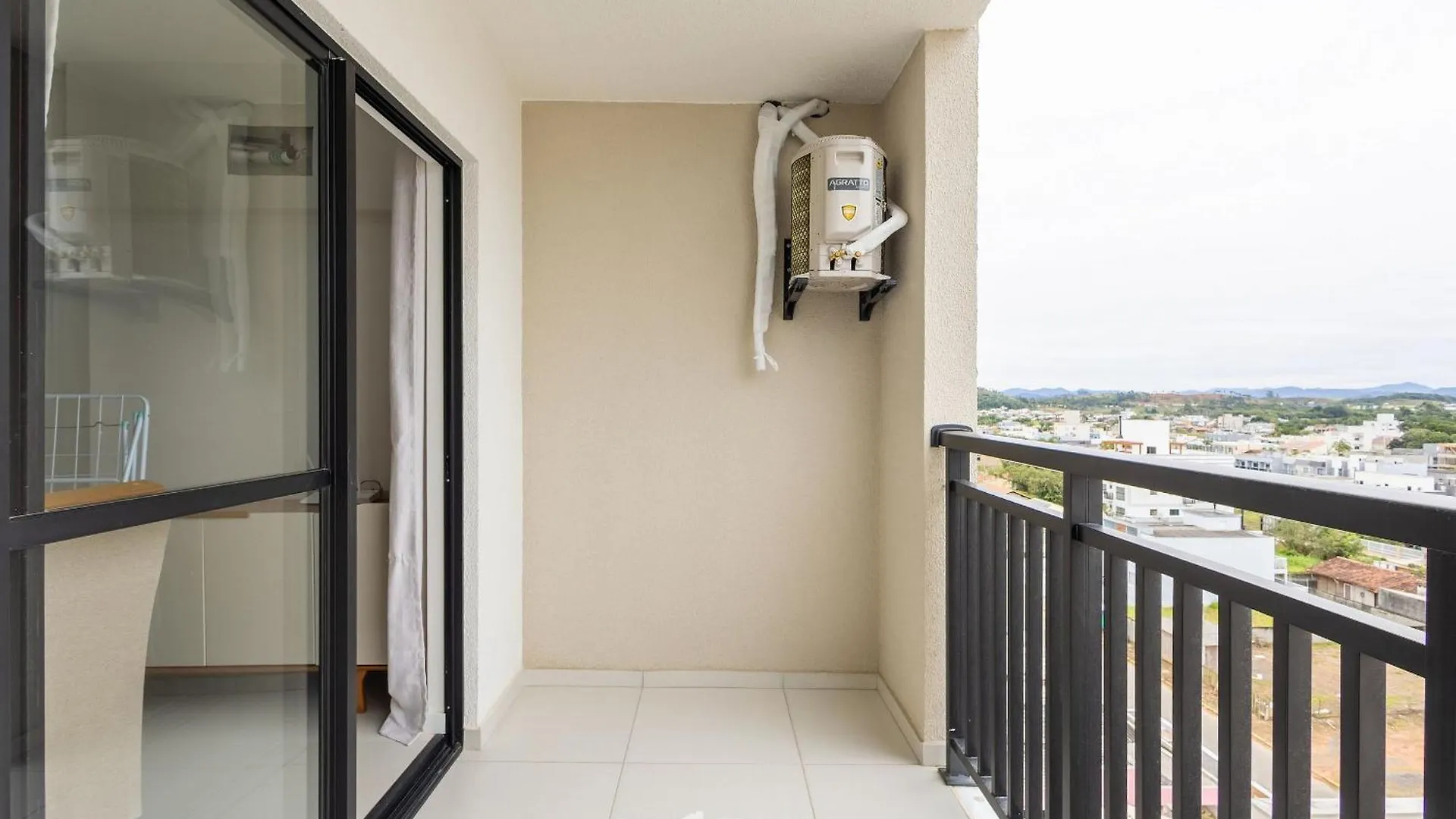 Apartment Mcb - Apartamentos Com Piscina Prox. Da Praia Picarras Brazil