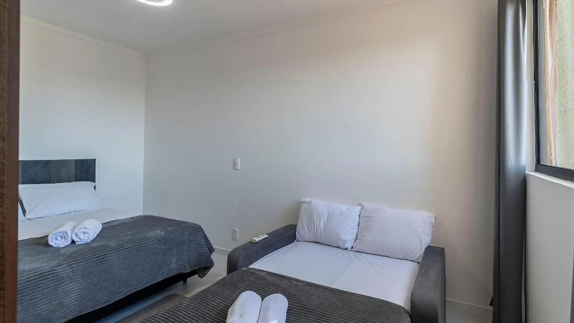 Mcb - Apartamentos Com Piscina Prox. Da Praia Piçarras Apartman