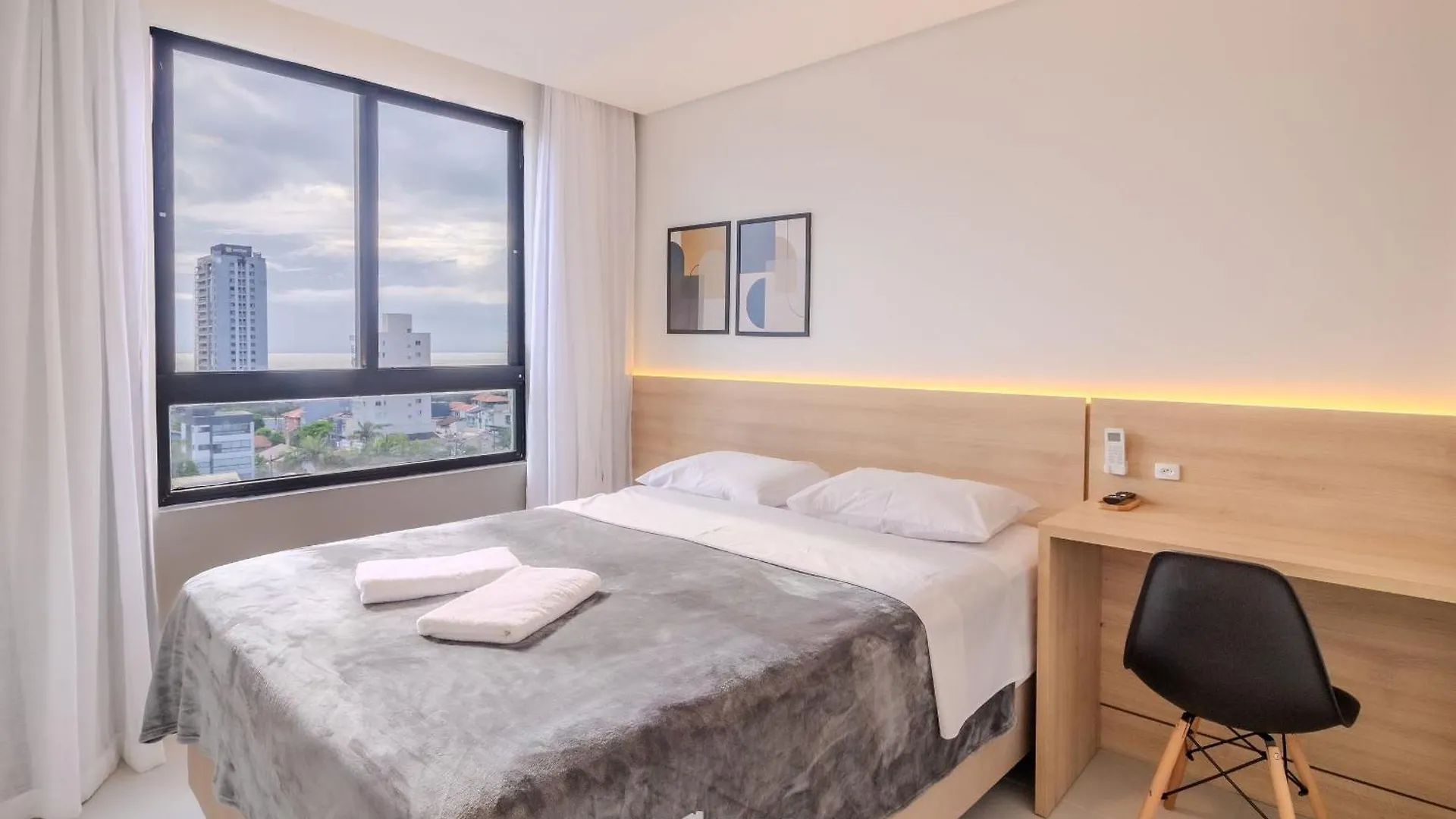 Mcb - Apartamentos Com Piscina Prox. Da Praia Piçarras Brazília