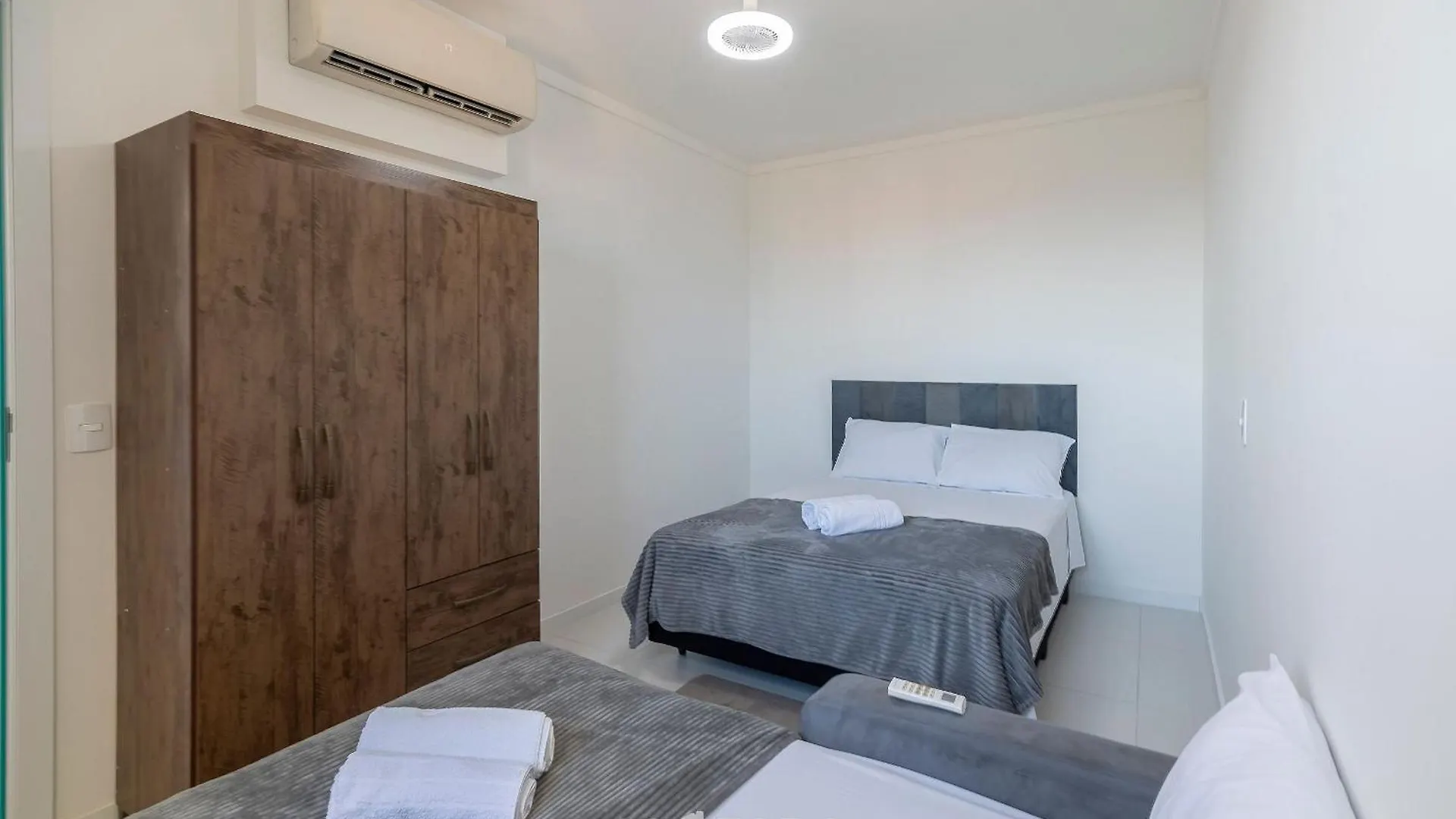 Mcb - Apartamentos Com Piscina Prox. Da Praia Piçarras Apartman