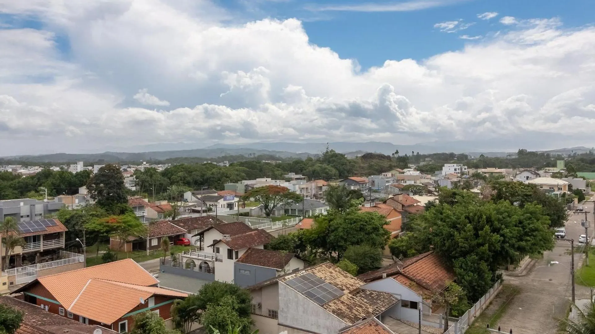 Apartman Mcb - Apartamentos Com Piscina Prox. Da Praia Piçarras