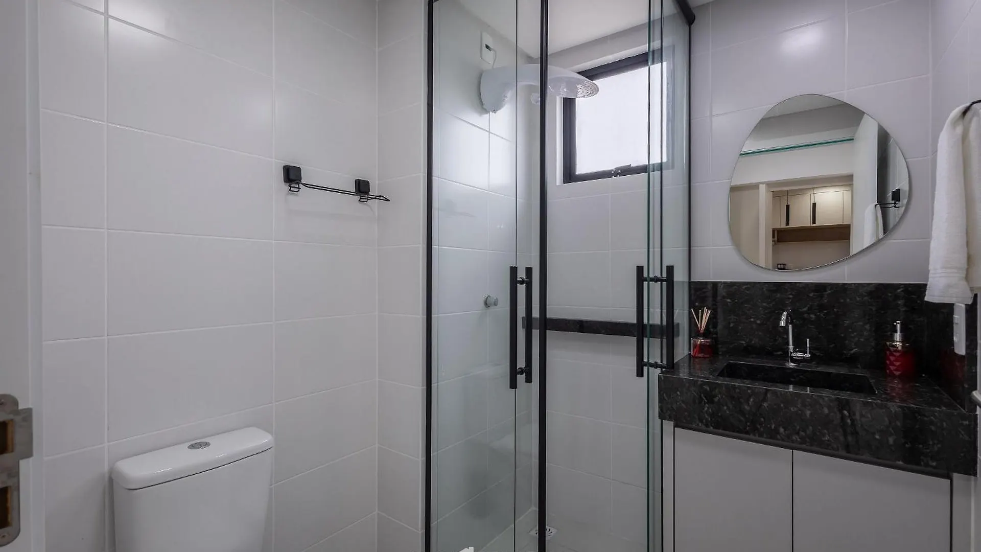 Mcb - Apartamentos Com Piscina Prox. Da Praia Piçarras Brazília
