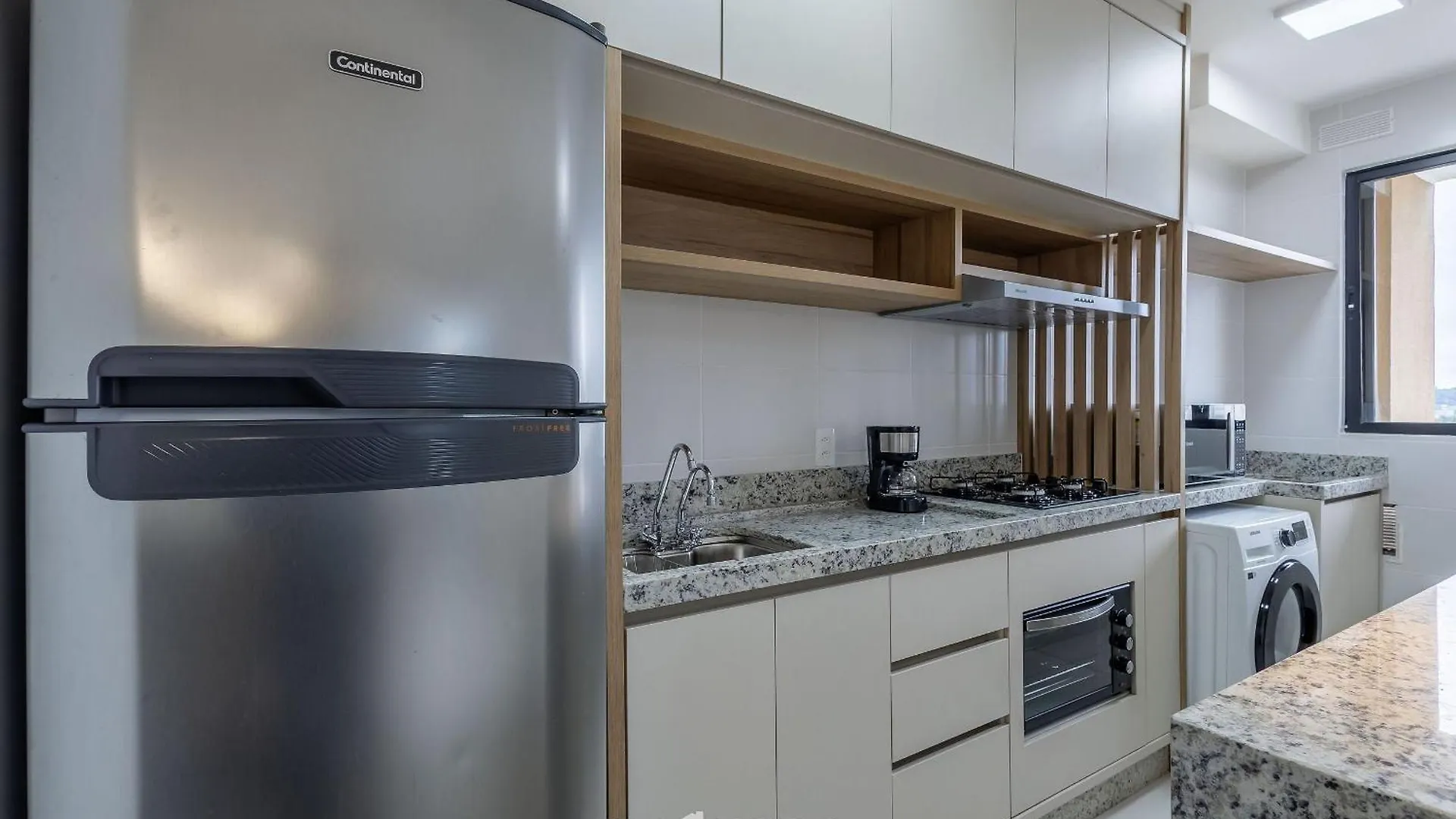 Apartman Mcb - Apartamentos Com Piscina Prox. Da Praia Piçarras Brazília